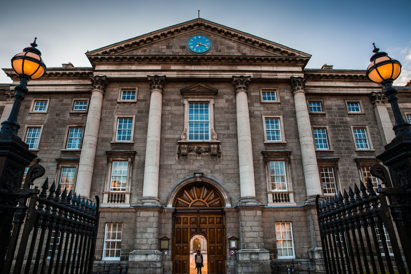 University of Dublin Ireland Scholarship | Scholyhub