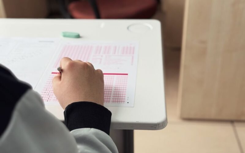 Duolingo English Test vs IELTS vs TOEFL: Which Should You Take?