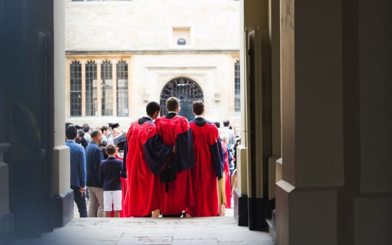 Clarendon Fund Scholarships 2027 (University of Oxford)