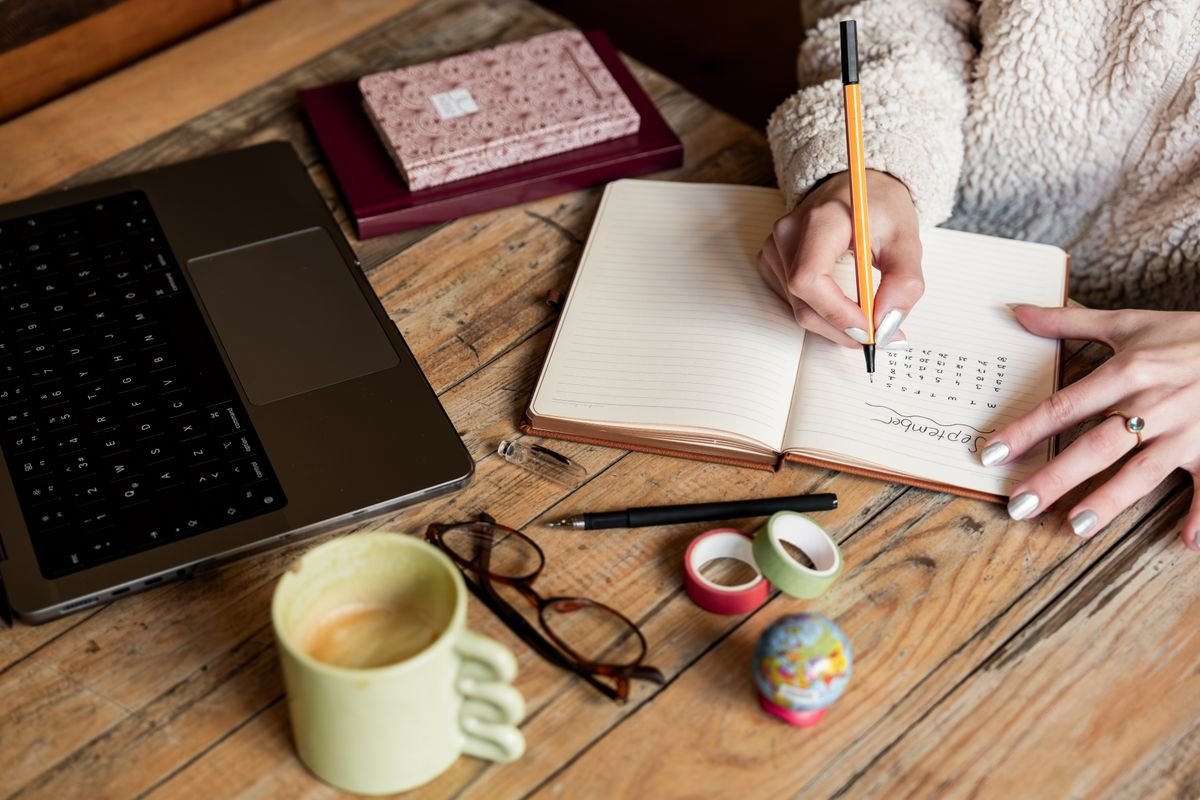 How to Email a Professor for a Scholarship or PhD Supervisor (With Templates That Work)