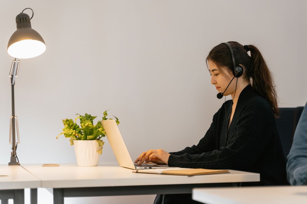 How to Become a Virtual Assistant with No Experience (2026 Beginner’s Guide)